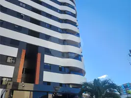 Apartamento com 3 quartos no EDF Maison Saint Laurent